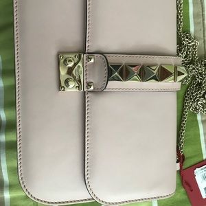 Sold❌Valentino medium glam lock bag pink